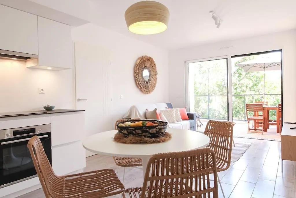 Appartment Alizee, Airco, Pool And Near Beach ラ・クロワ・ヴァルメ